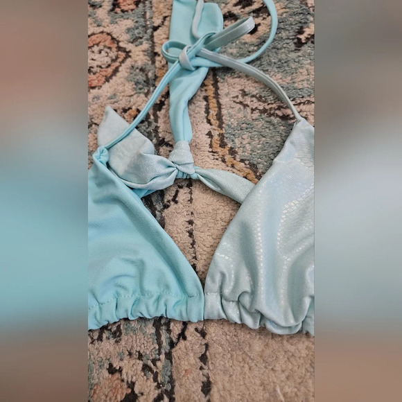 Dippin' Daisy's bikini. Two toned blue. Size Xs/small - Picture 3 of 9